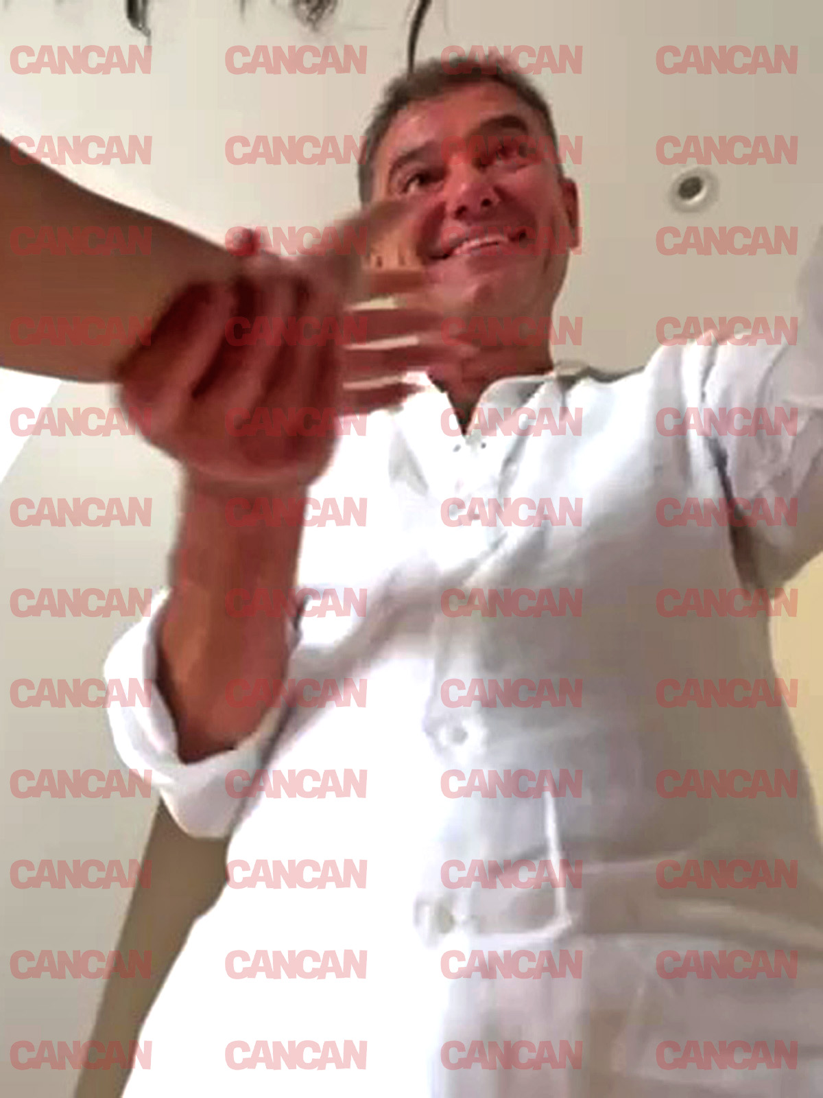 Cristian Boureanu a agresat o tânără, acasă la el.