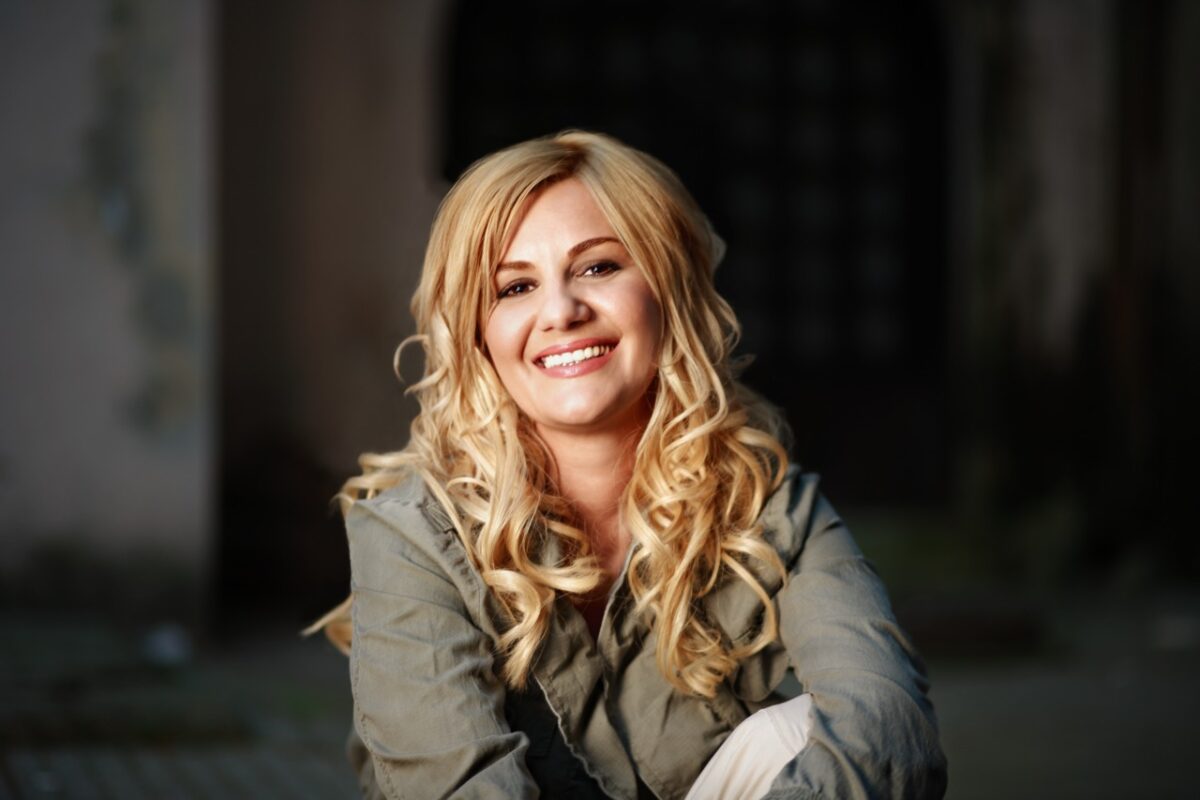 Imagine Stire A devenit bunică a patra oară! Cântăreața Nicola este în extaz: „Aveam inima cât un purice” | 2review.ro