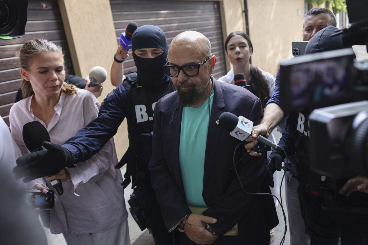 Cum și-a anunțat Piedone, șeful ANPC, prezența la un hotel din Sinaia. STENOGRAME incendiare: ”Pune-i pe ăia să-și ia halate, să aibă bonete pe cap, să aibă capace pe oale”