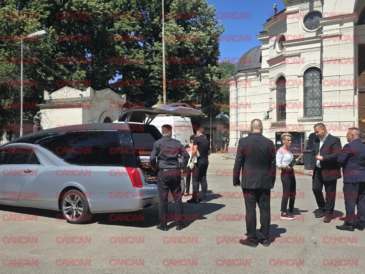 Irina Loghin a apărut susținută la slujba de înmormântare a soțului ei. Cântăreața a avut nevoie de ajutor să intre în biserică