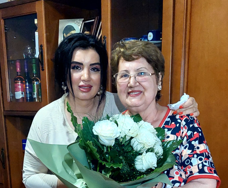 Adriana Bahmuțeanu, dărâmată de durere: a suferit un AVC! ”Lupta asta de luni de zile prin instanțe și stresul prelungit au pus-o la pământ”