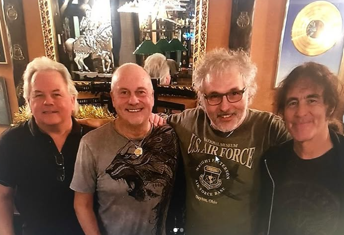 Doliu în lumea muzicii! Primul solist al trupei Iron Maiden a murit la 69 de ani. Cauza decesului