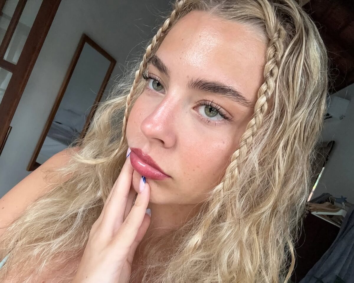 Imagine Stire Tilde Kindahl, tiktok-eriță din Suedia, și-a căutat telefonul furat pe internet. În ce oraș din România se află și reacția ei de milioane | 2review.ro