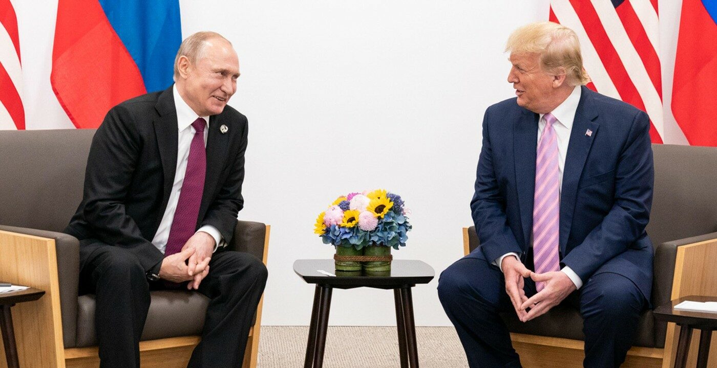 Oamenii lui Vladimir Putin au reacționat vehement după ce Donald Trump a amenințat că bombardează Moscova