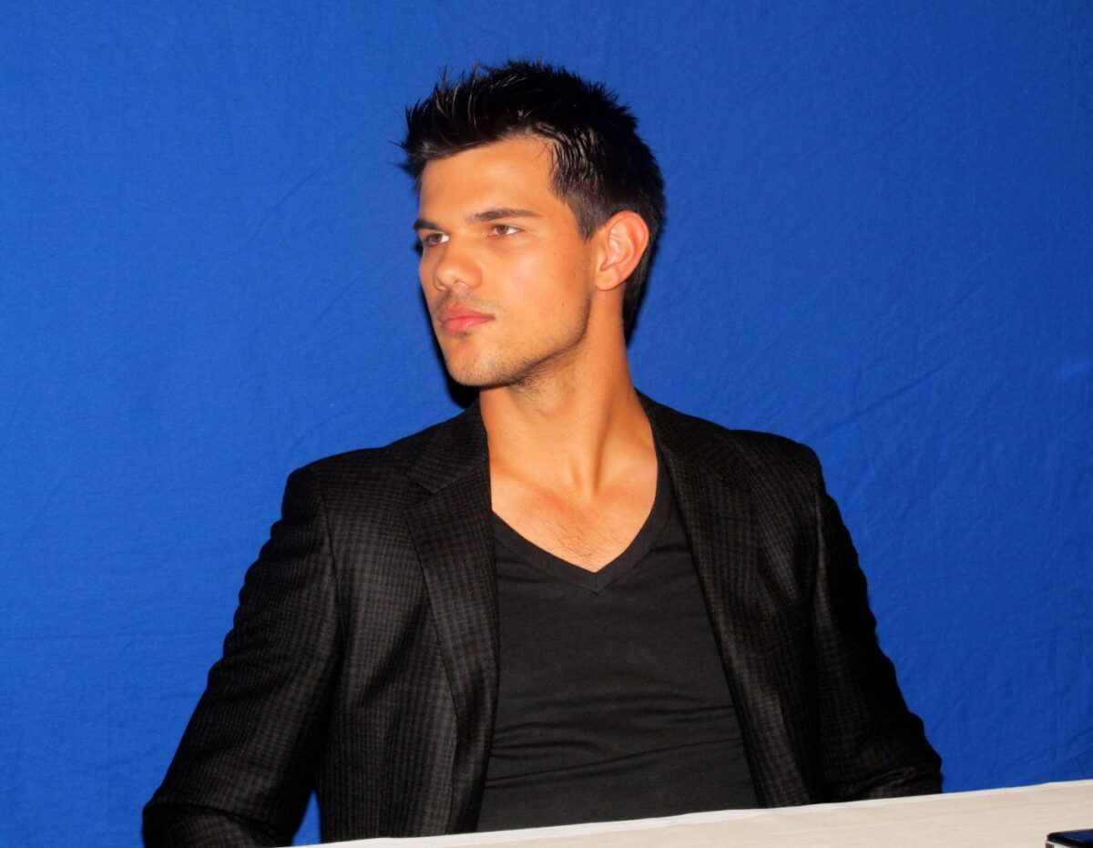 Ce s-a ales de Taylor Lautner, actorul din Twilight, la 17 ani de la lansarea filmului care l-a făcut celebru
