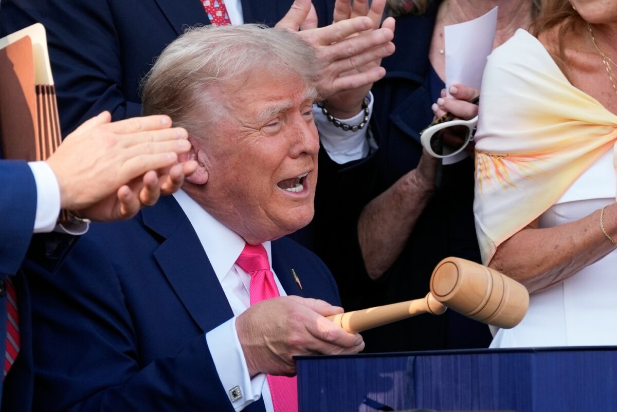 Donald Trump îl face praf pe Elon Musk după ultimul anunț: „A luat-o razna”