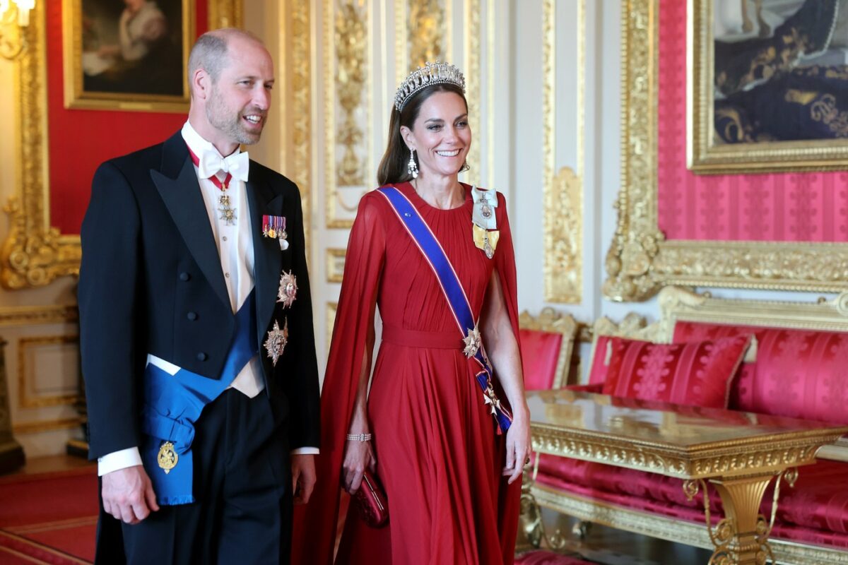 Ce semnificație APARTE are accesoriul purtat de Prințesa Kate la banchetul dat în onoarea lui Emmanuel Macron