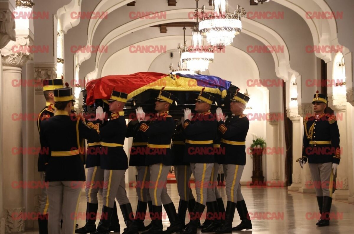 Gafă colosală la înmormântarea lui Ion Iliescu. Greșeala care nu a trecut neobservată