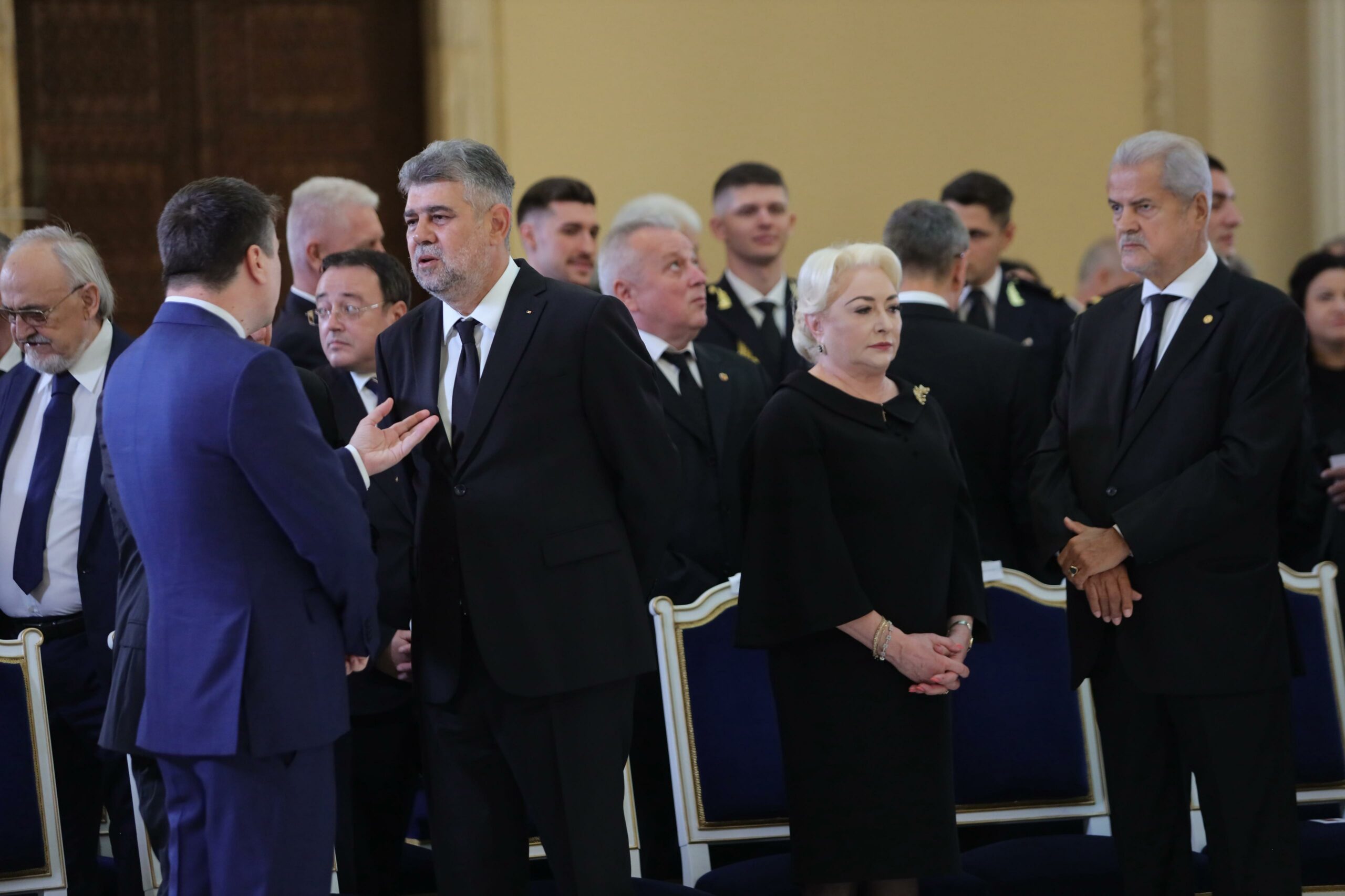 Marcel Ciolacu, la ceremonia de înmormântare a lui Ion Iliescu.
