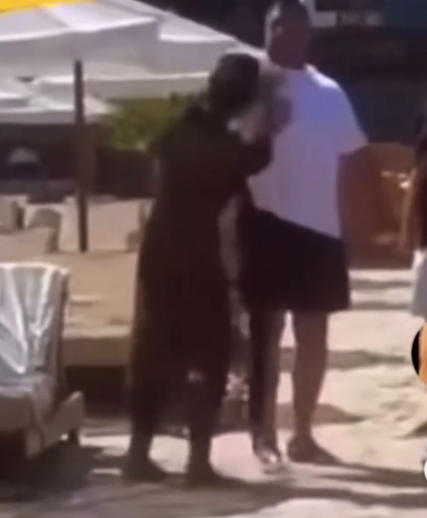 Dana Badea și tiktokerul Alin și-au împățit palme pe litoral