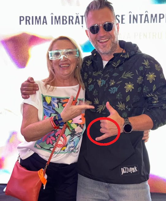 Andi a renunțat la verighetă