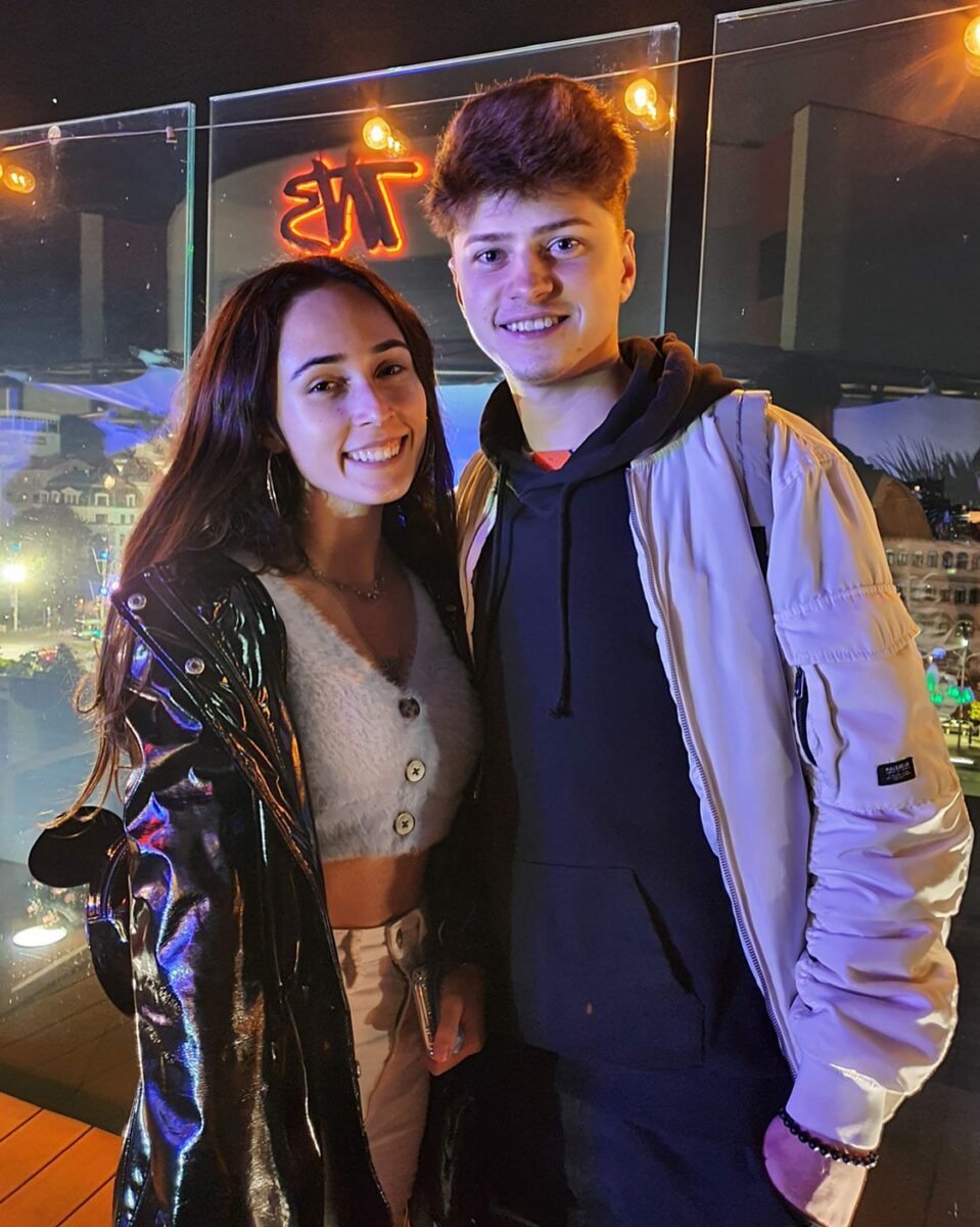 Fostul iubit a dat-o în judecată pe Andra Gogan din cauza unui sărut de 160.000 de euro!