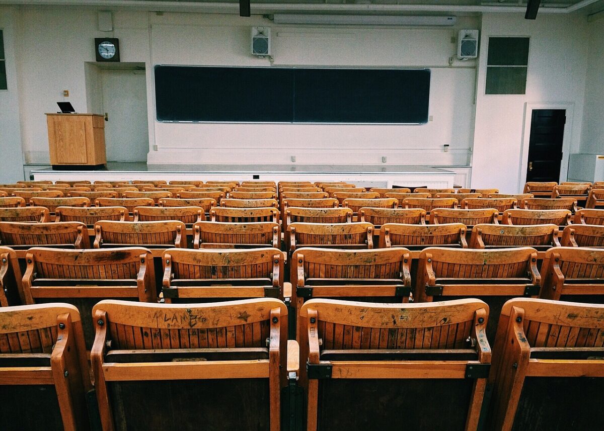 Vești proaste pentru toți elevii monoparentali! Guvernul nu iartă pe nimeni