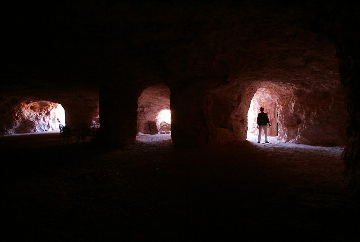 Imagine Stire Țara în care oamenii își fac casele în pământ. Temperaturile ating 55 de grade Celsius și e mare zăpușeală! | 2review.ro