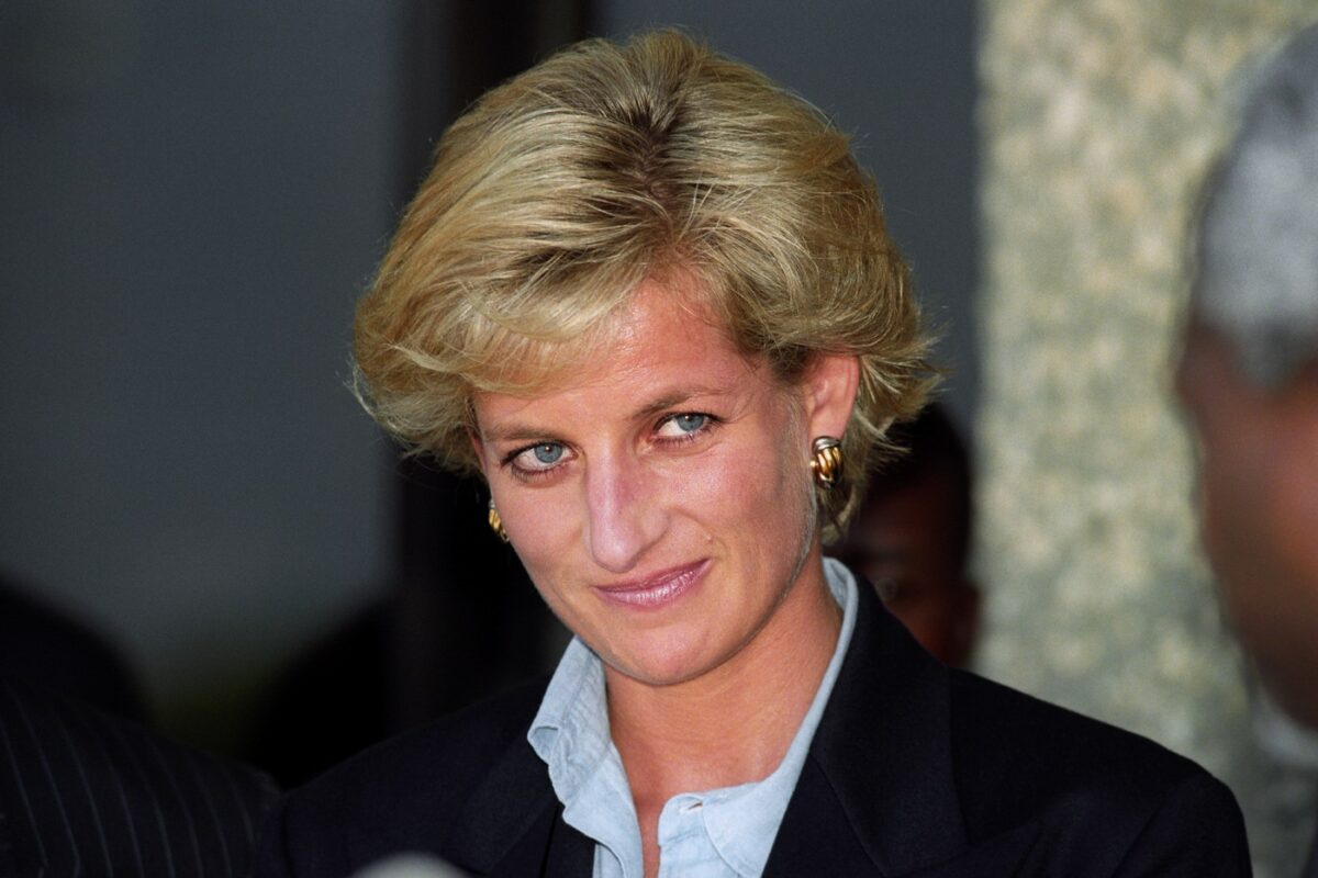 Ce se află în capsula timpului îngropată de Prințesa Diana. A fost dezgropată după 34 de ani