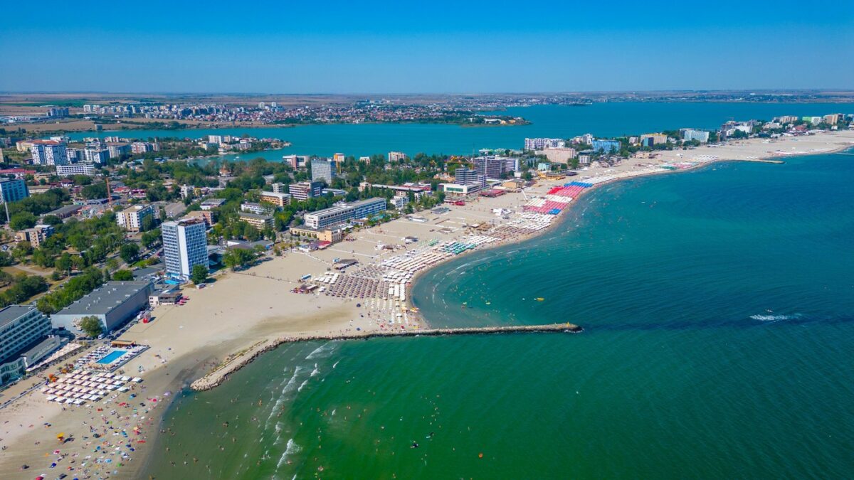 Imagine Stire Cheltuieli de lux pe litoral de 1 mai! Nota de plată care a uimit într-un club din Mamaia Nord | 2review.ro