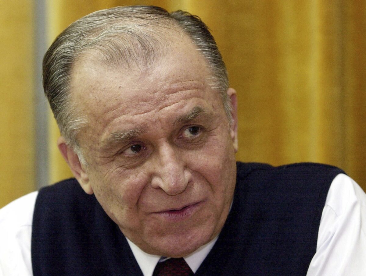 Verișoara lui Ion Iliescu, prezentă la înmormântare. Bătrână și bolnavă, a făcut dezvăluiri inedite: „Mi l-a radiat”