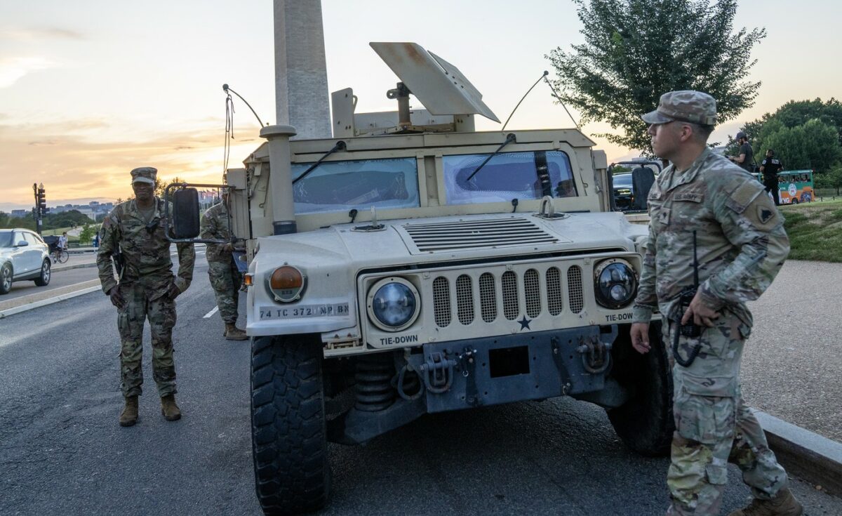Imagine Stire Garda Națională a intrat în Washington DC! 23 de oameni au fost arestați | 2review.ro