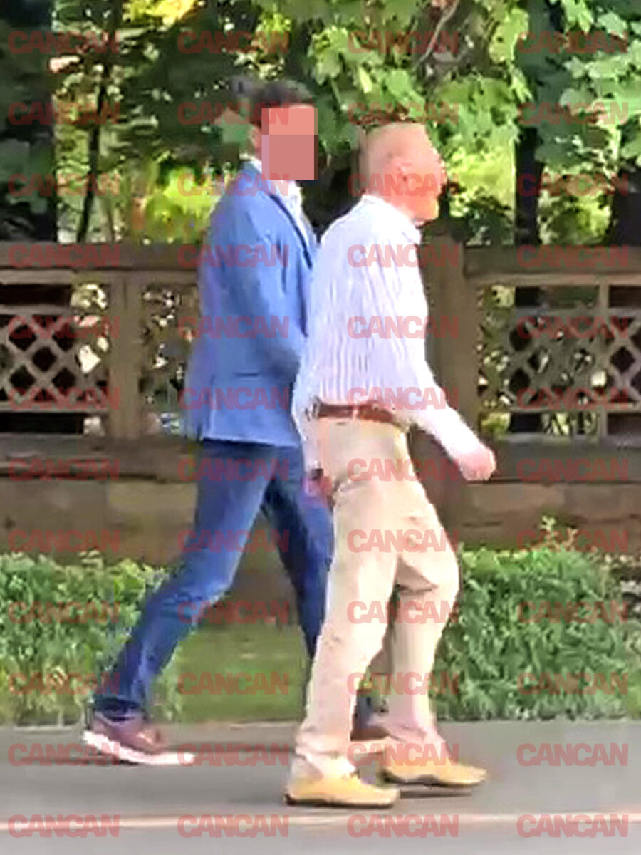 Îmbrăcat elegant, cu o vitalitate demnă de invidiat, Emil Constantinescu a atras atenția celor din jur