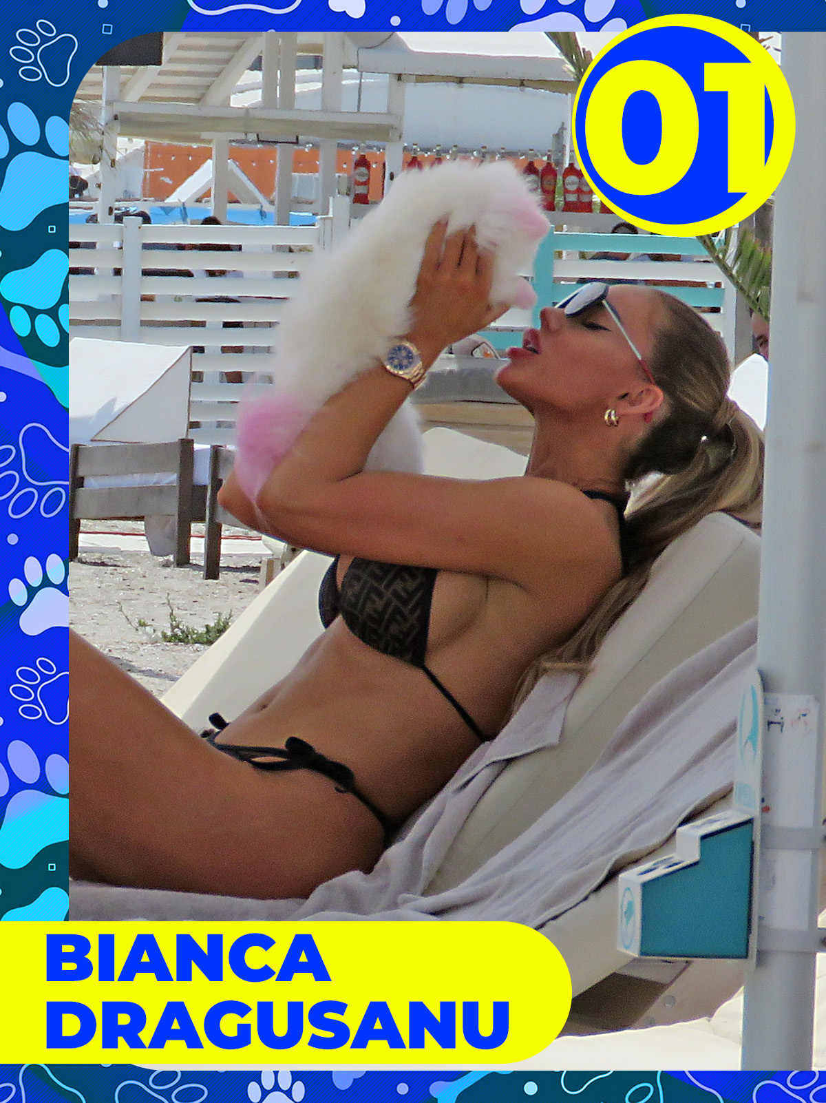 Bianca Drăgușanu, cu patrupedul pufos la plajă