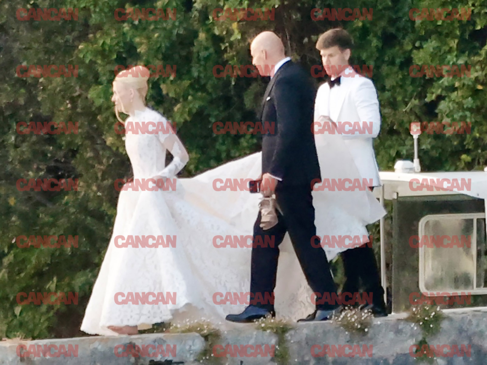 Primele imagini cu mo&#351;tenitoarea Dedeman&nbsp;mireas&#259;! Nunta anului pe Isola del Garda!