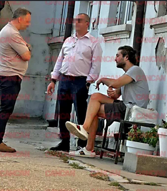 Fiul lui Ilie Dumitrescu, imediat după accident, alături de avocatul lui și un investigator