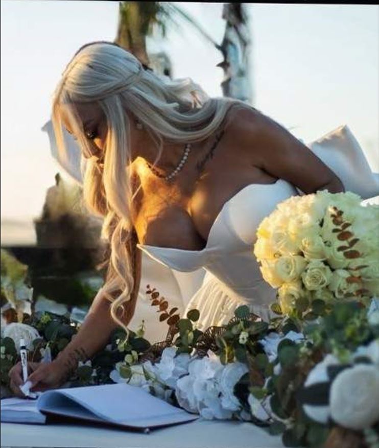 Iasmina Halas a spus Da în fața ofițerului de Stare Civilă