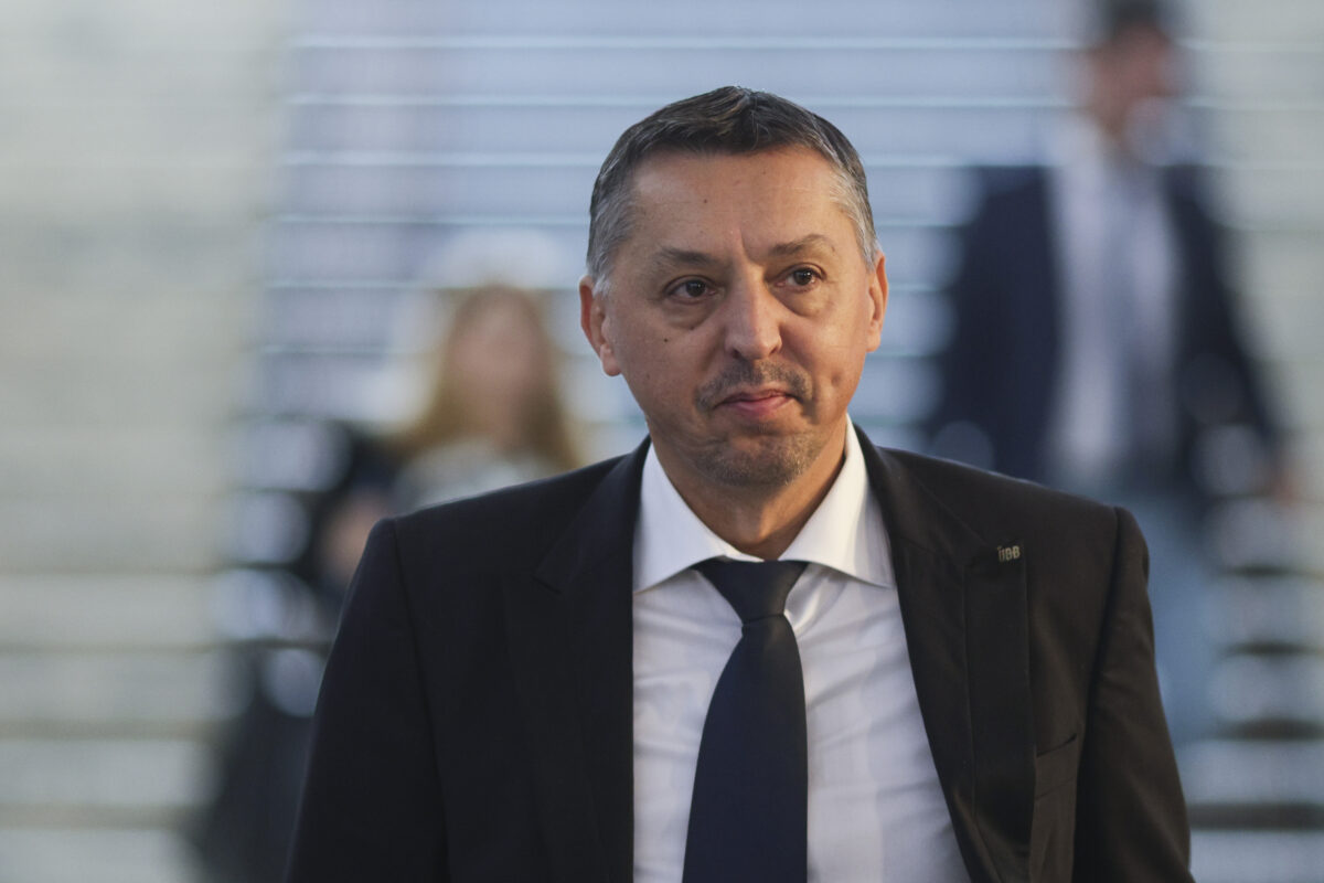 Cine este Oana, soția ministrului Educației, Daniel David. Are 44 de ani