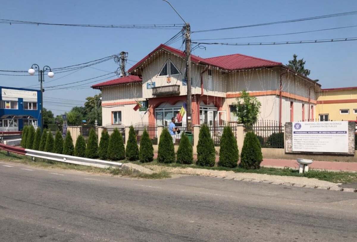 Comuna din România care plătește 1 milion de euro pe an locuitorilor cu certificat de handicap. Ce spune primarul