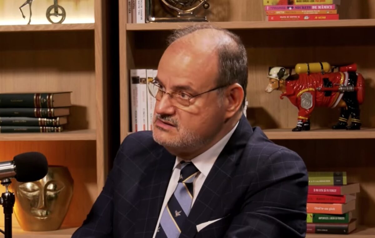 Imagine Stire Este sau nu bun vinul roșu pentru inimă? Prof. Horațiu Moldovan abordează acest mit popular la ALTCEVA cu Adrian Artene | 2review.ro