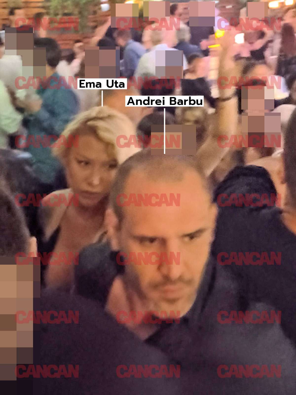 Vedeta și iubitul ei nu au mai avut răbdare până acasă și...au mers spre baia clubului