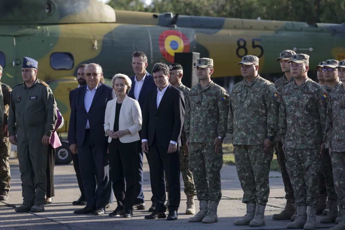 A existat sau nu un atac cibernetic al rușilor asupra avionului în care se afla Ursula von der Leyen. Un pilot TAROM a spus adevărul