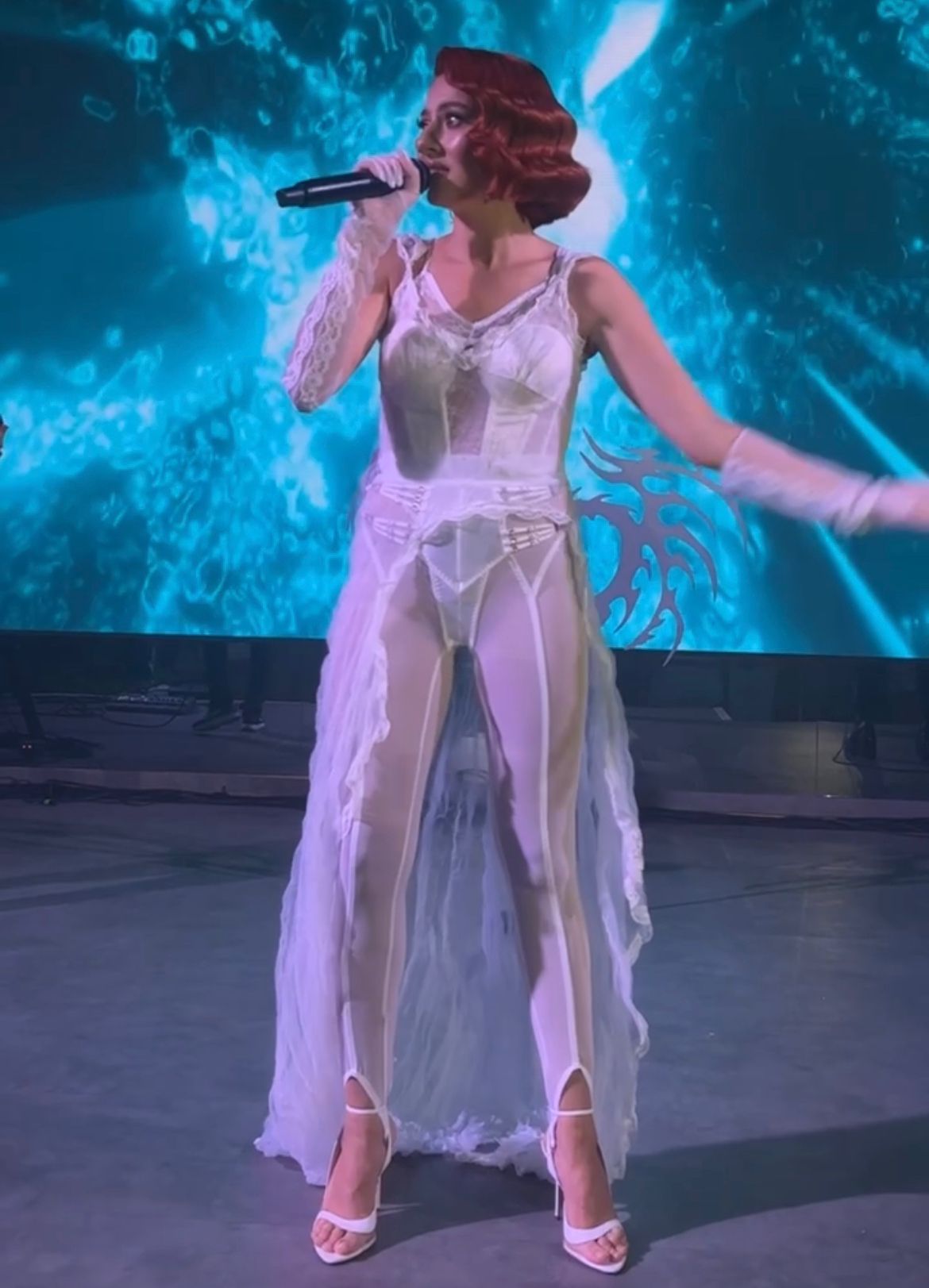 Artista a sus'inut un concert la lansarea noului album