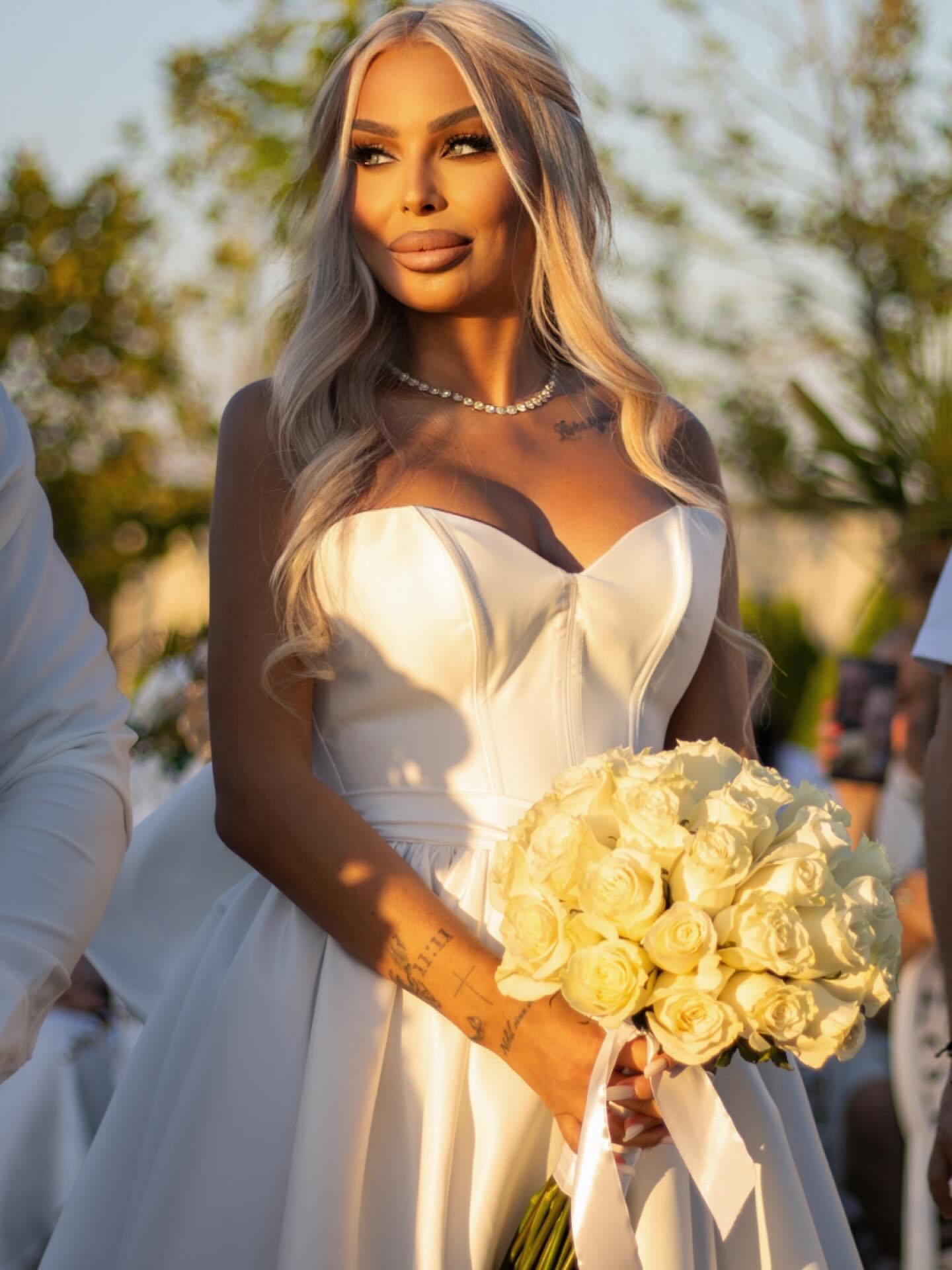 Iasmina Halas s-a căsătorit civil cu alesul inimii sale, un om de afaceri din Timișoara