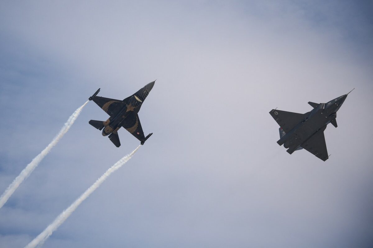 Imagine Stire Reacția Rusiei după ce Polonia anunță că a doborât mai multe drone care au intrat în spațiul polonez. S-a activat Articolul 4 din tratatul NATO | 2review.ro