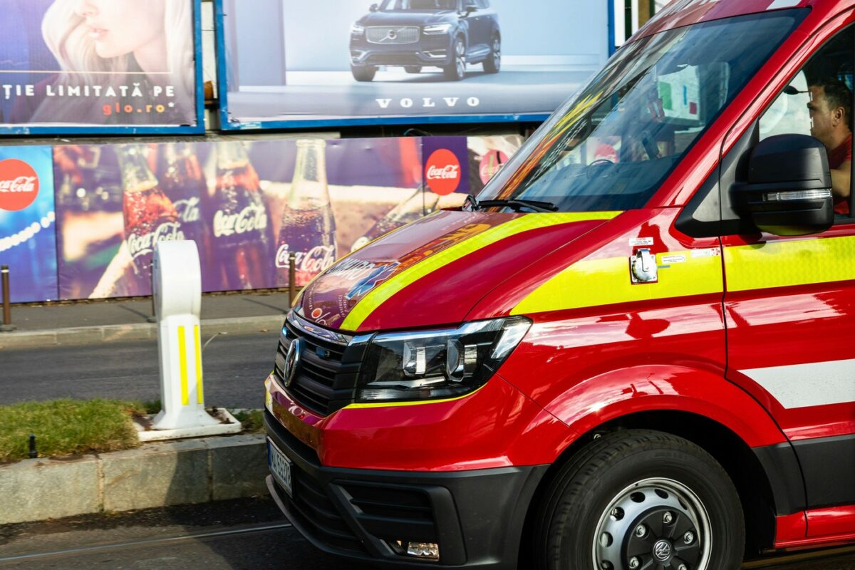 Accident grav în Popești. Un bărbat a murit și șapte persoane au ajuns la spital în stare gravă