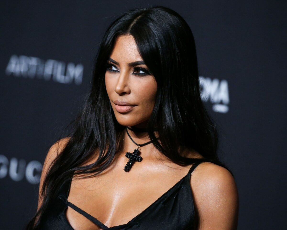 Imagine Stire Ritualul lui Kim Kardashian include 35 suplimente alimentare în fiecare zi. Ce spun specialiștii | 2review.ro