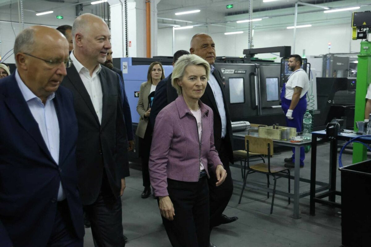 Avionul Ursulei von der Leyen, deturnat de ruși?! Aeronavei i s-au dezactivat serviciile de navigație GPS