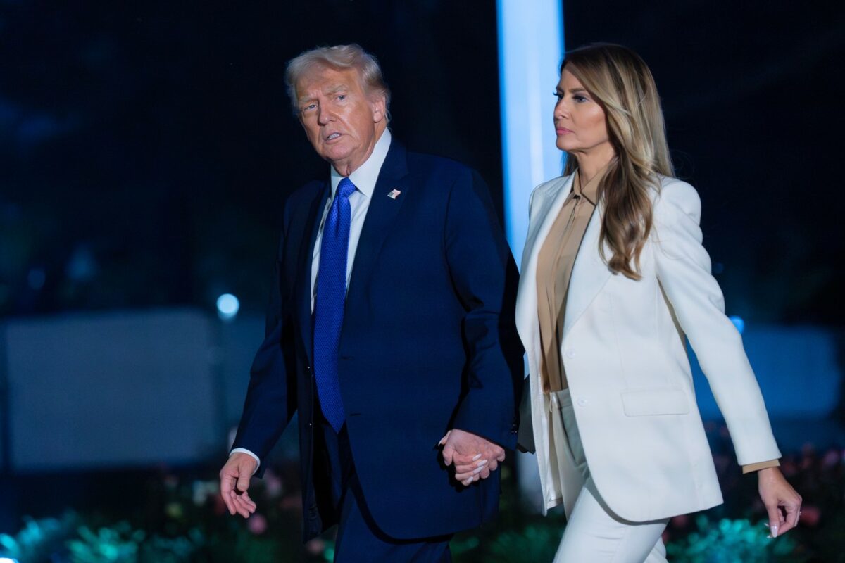 Scandal la ONU cu Donald Trump, după ce a rămas blocat pe scările rulante. Și asta nu e tot: ce a pățit în timpul discursului