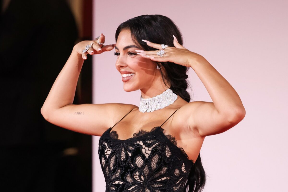 Georgina Rodriguez, prezență extravagantă la Veneția! S-a plimbat cu gondola într-o ținută cât 4 salarii minime din România