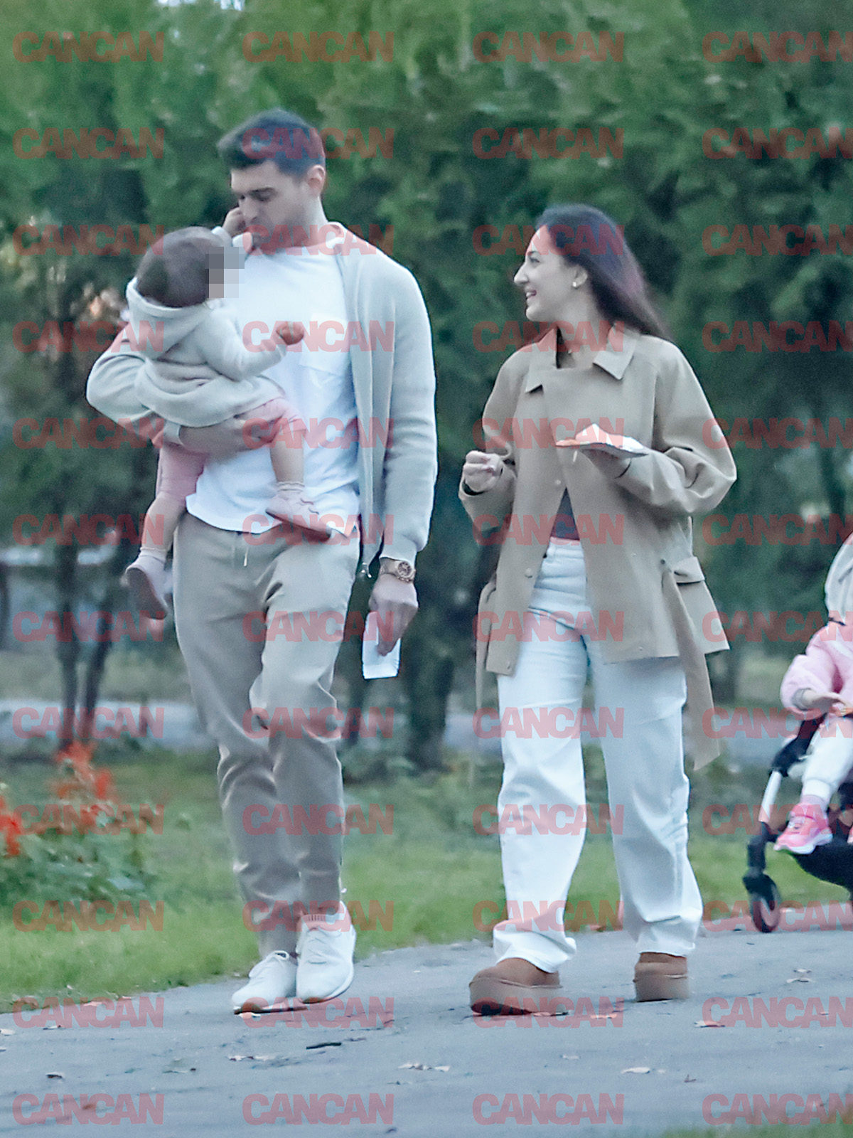 Teodora Becali și Mihai Mincu au ieșit cu copiii în parc