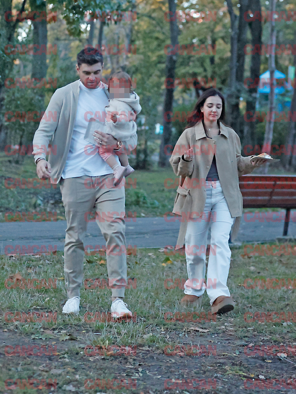 Fiica lui Gigi Becali și soțul ei au atras priviri