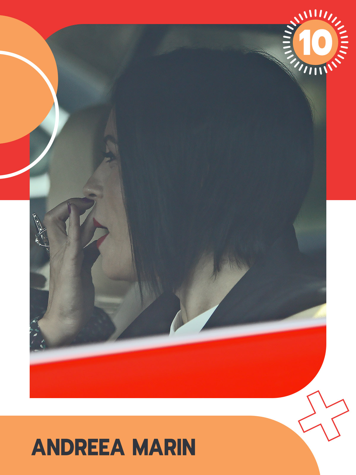 Andreea Marin, ajutată de o prietenă, se machiază în mașină