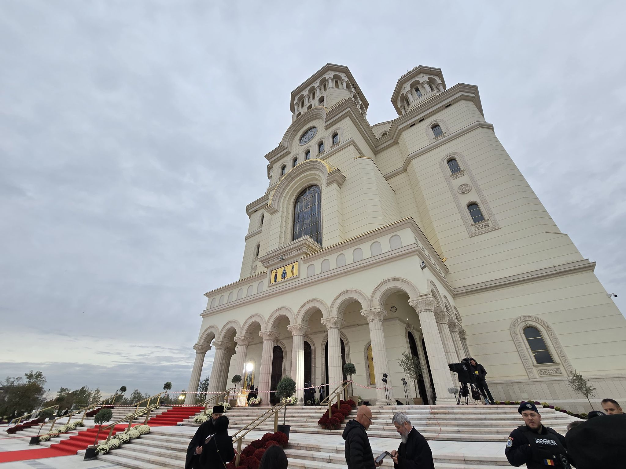 Incident neașteptat la sfințirea Catedralei Mântuirii Neamului