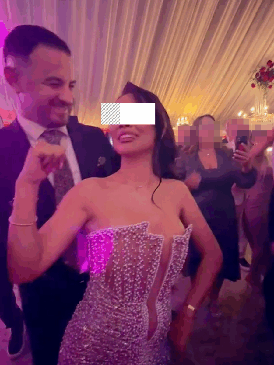 Cosmin Isăilă s-a afișat alături de o domnișoară