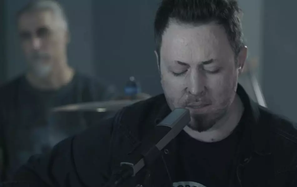 Andrei Găluț, singurul supraviețuitor din trupa Goodbye to Gravity, revine pe scenă: ”Cele două piese reprezintă ambele albume ale formației”