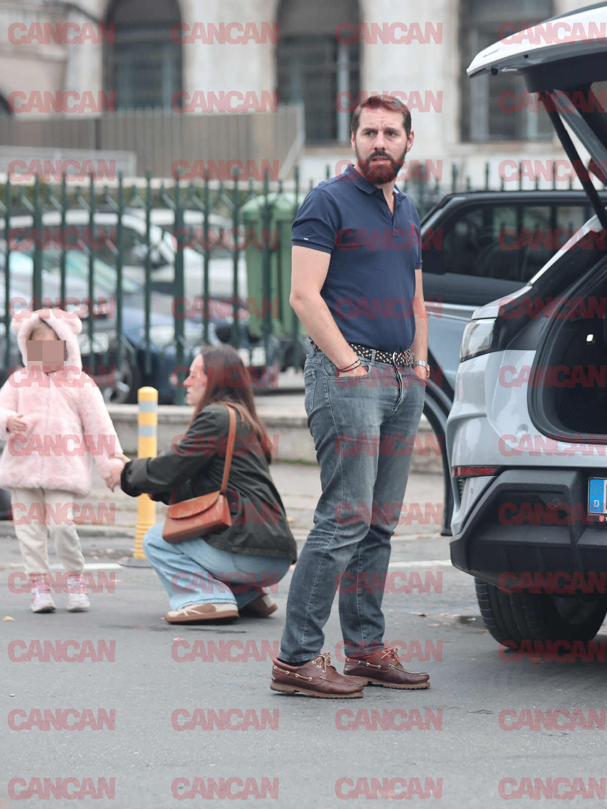 Principele Nicolae, împreună cu familia