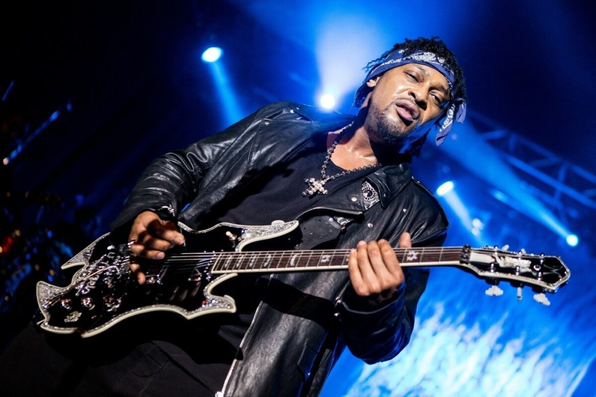 Imagine Stire Doliu în lumea muzicii internaționale! Legenda R&B D’Angelo a murit la 51 de ani, răpus de o boală nemiloasă | 2review.ro