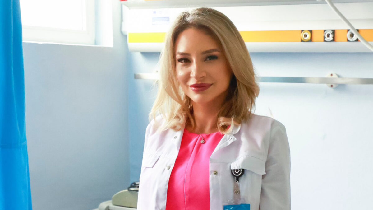 Imagine Stire Câți bani primesc pentru 4 gărzi pe lună medicii din Spitalul Județean Buzău. Anunțul de angajare a fost postat chiar de Ștefania Szabo | 2review.ro