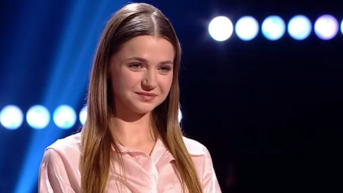 Cine este Alessia Pop, adolescenta de 16 ani care a întors toate scaunele la Vocea României 2025 în primele secunde: ”N-am auzit așa ceva în viața mea!”